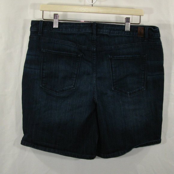 Simply Vera Wang midrise jean shorts - Size 16 - Like New - Picture 2 of 2